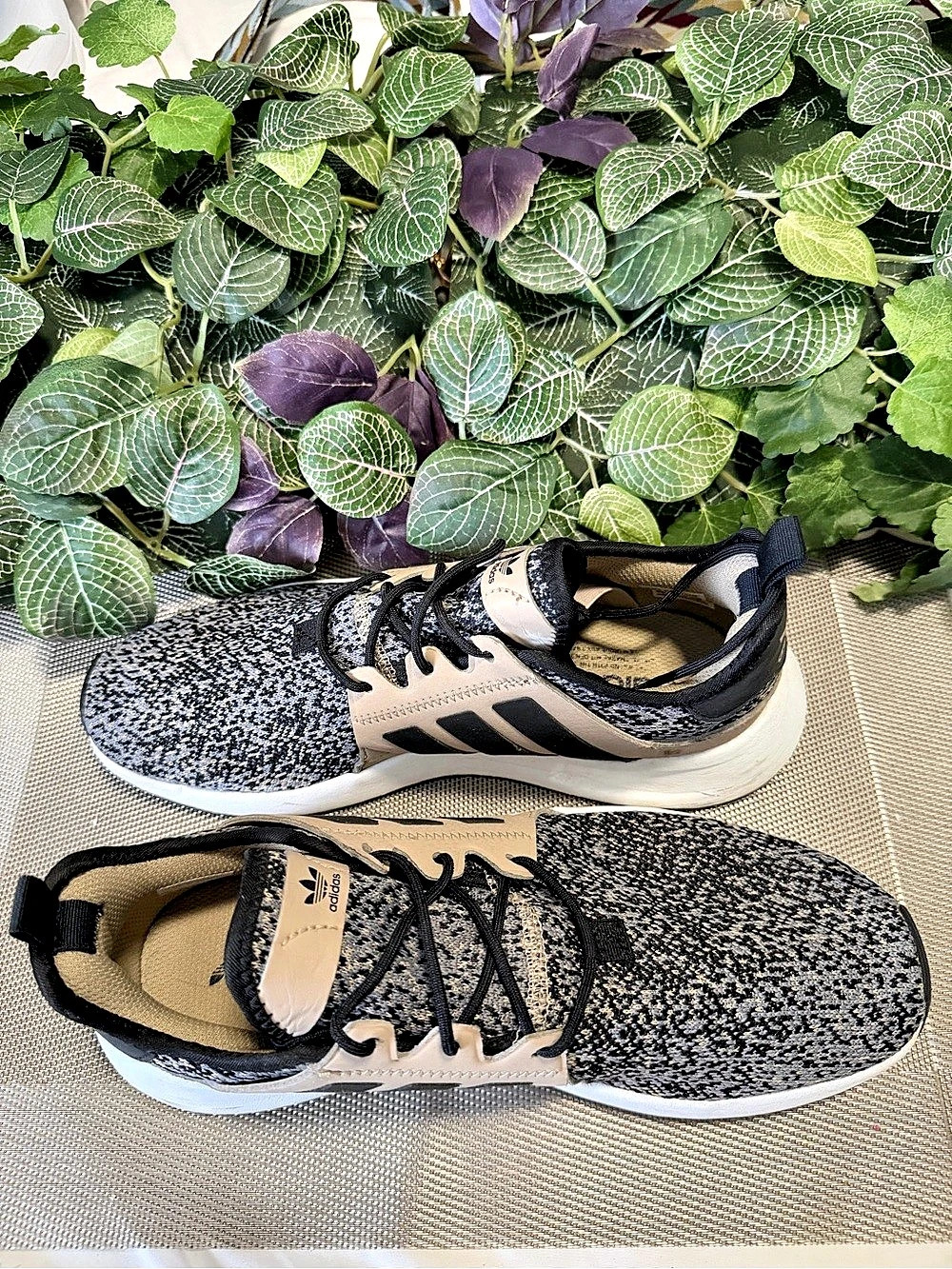 adidas Questar Flow Women's Athletic Shoes Black & White US 8